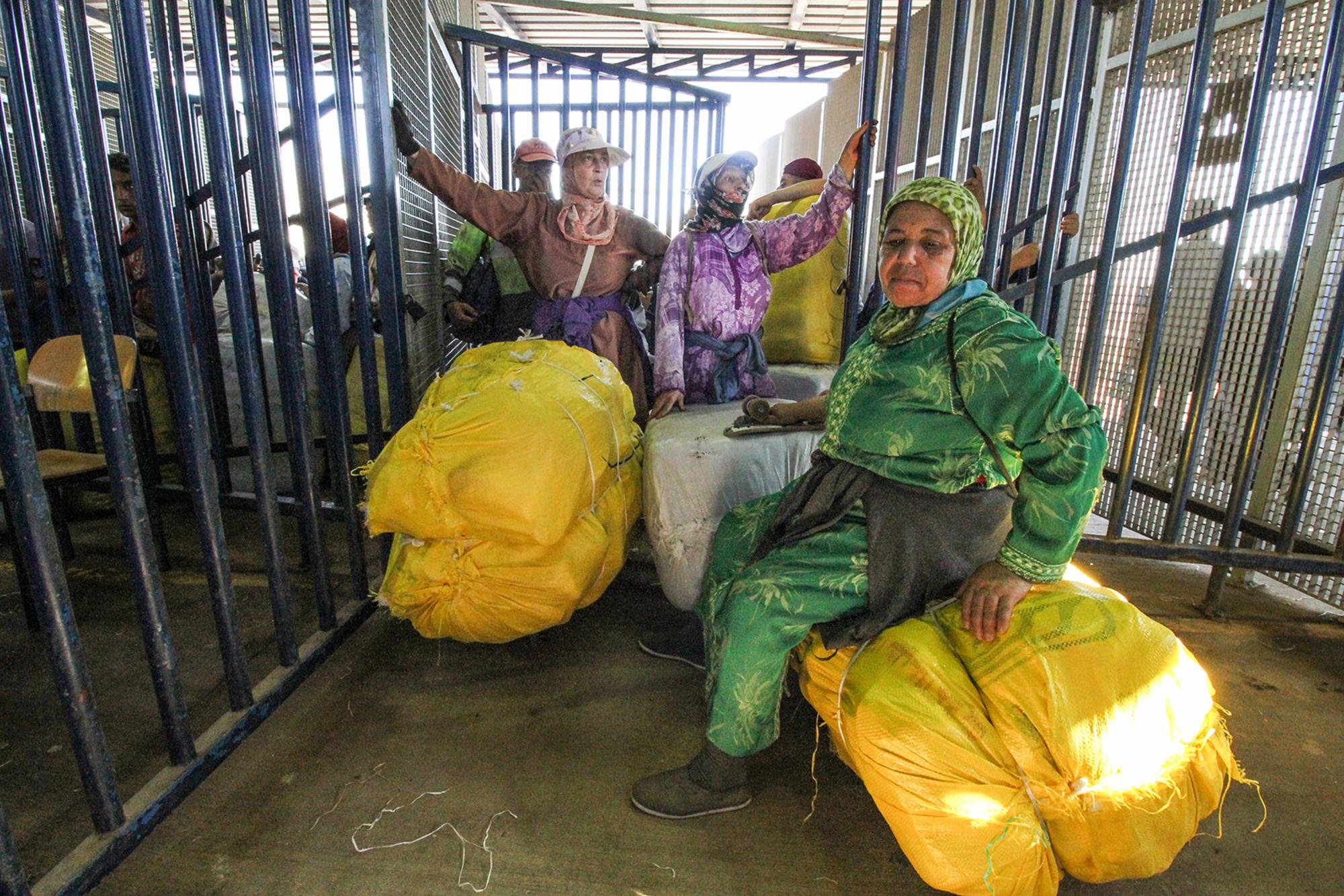 Porteadoras en la frontera de Melilla